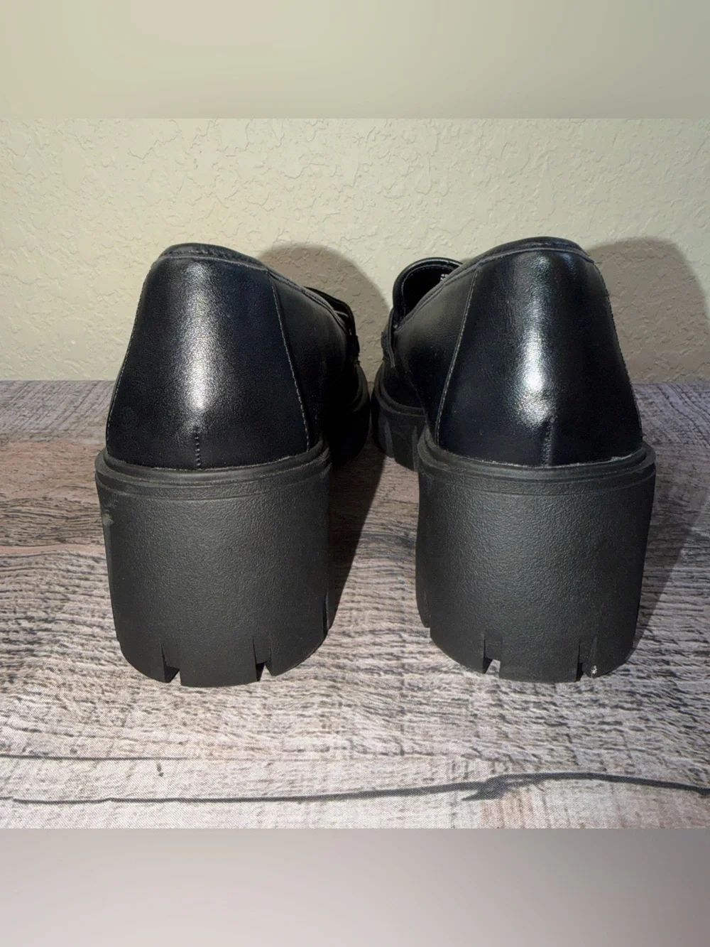 Torrid Chunky Lug Loafer Size 9WW Black Leather Platform Y2K Preppy Dress Shoe